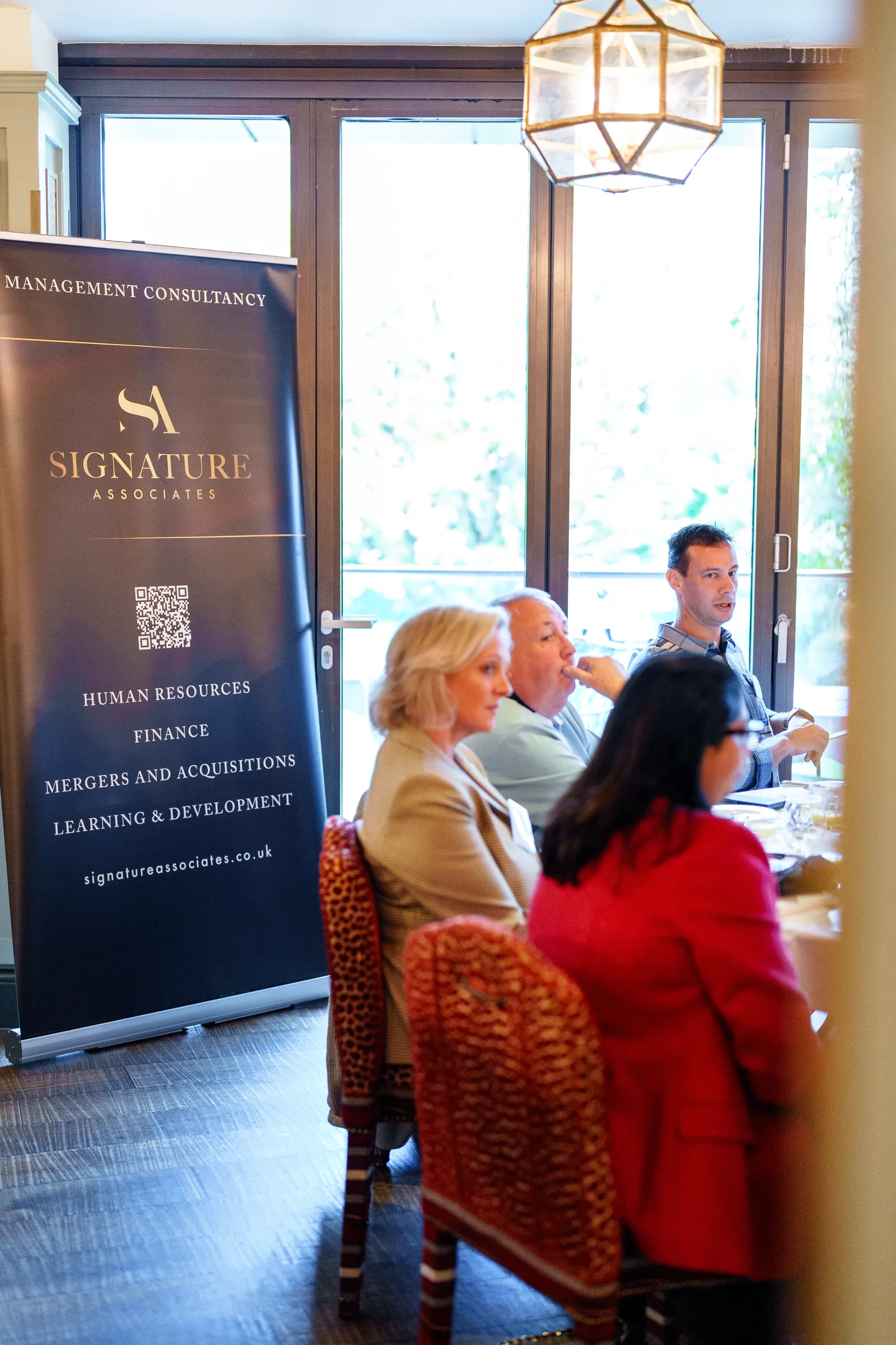 Signature Circle collaboration session